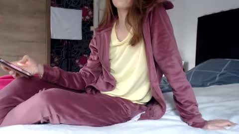 sexysexyhotwetpinkredpussy online show from May 31, 6:09 pm