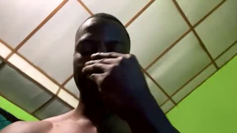 Snapshot of kingdavidmaster chatting on January 1, 12:00 am King online show from January 1, 12:00 am