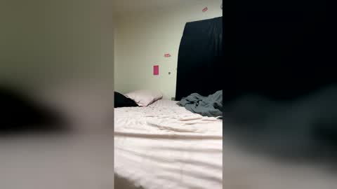 Snapshot of kingecstasyxxx chatting on February 6, 4:28 am KingEcstasyXXX online show from February 6, 4:28 am