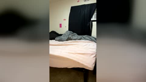 Snapshot of kingecstasyxxxddd chatting on February 16, 8:43 am kingecstasyxxxddd online show from February 16, 8:43 am