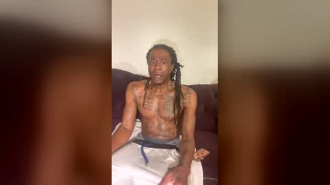 Snapshot of kingecstasyxxxddd chatting on February 24, 1:03 am kingecstasyxxxddd online show from February 24, 1:03 am