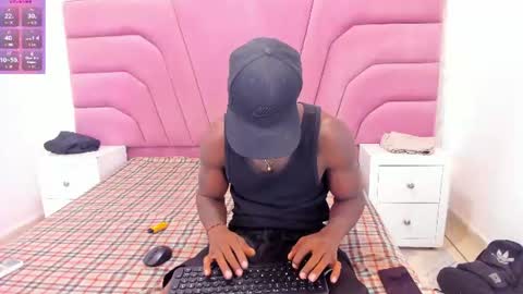 Snapshot of kingmaverickx chatting on June 11, 4:32 am kingmaverickx online show from June 11, 4:32 am