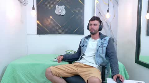 KING  online show from June 10, 4:01 am
