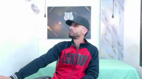 KING  online show from June 15, 3:42 am