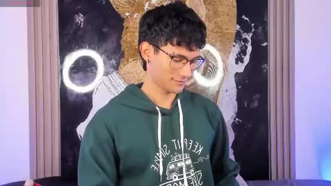  A L E X  online show from June 20, 2:36 am
