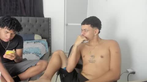 DOMINANT ALPHA KINGS online show from October 20, 10:43 pm