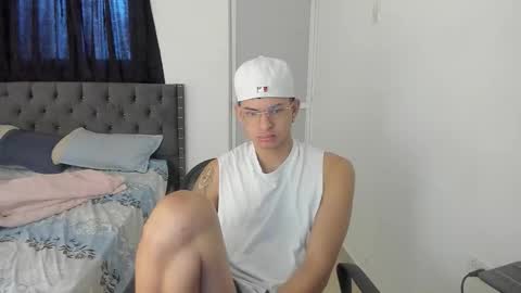 DOMINANT ALPHA KINGS online show from October 31, 12:06 pm