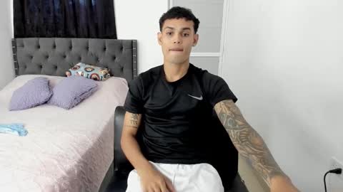 DOMINANT ALPHA KINGS online show from December 1, 6:35 pm