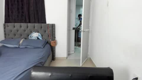 DOMINANT ALPHA KINGS online show from December 15, 12:15 am