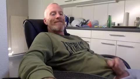 kingsize online show from October 2, 8:21 am