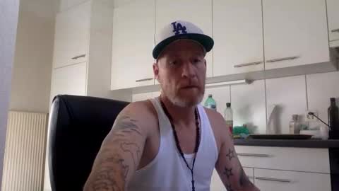 kingsize online show from October 7, 8:33 am