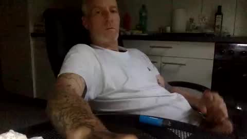 kingsize online show from October 22, 7:30 am