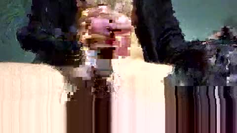 Snapshot of kingstache chatting on January 4, 6:19 pm Kingstache online show from January 4, 6:19 pm