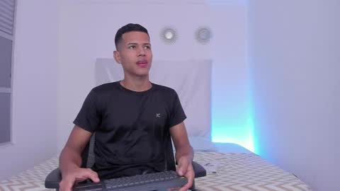 sebastian online show from October 3, 11:40 am