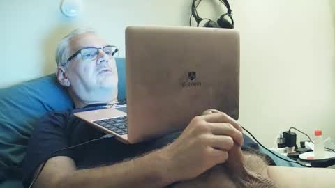 kingtongue10 online show from October 11, 10:36 am