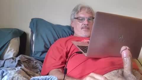 Snapshot of kingtongue10 chatting on May 19, 9:43 pm kingtongue10 online show from May 19, 9:43 pm