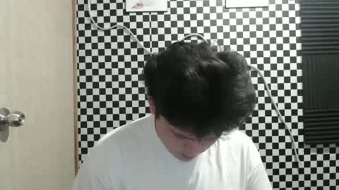 Snapshot of kingvoltage chatting on March 3, 3:29 pm Yuki online show from March 3, 3:29 pm