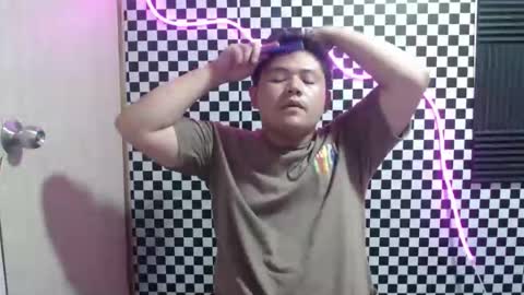 Snapshot of kingvoltage chatting on April 4, 10:24 am Yuki online show from April 4, 10:24 am