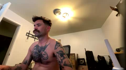 kingxhelm online show from June 21, 9:28 pm