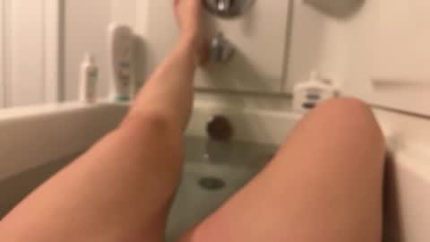 Snapshot of kinkbitch25 chatting on February 14, 11:23 pm Kinkbitch online show from February 14, 11:23 pm