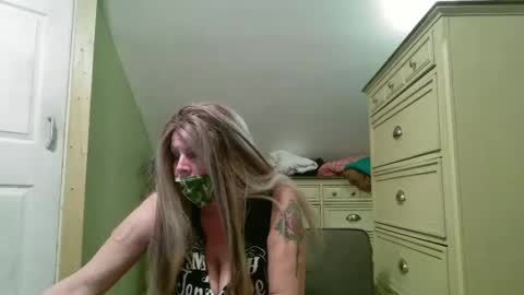 Snapshot of kinkster615 chatting on February 14, 5:30 am Kinkster online show from February 14, 5:30 am
