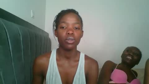 Snapshot of kinky_aria chatting on October 24, 5:53 pm kinky_aria online show from October 24, 5:53 pm