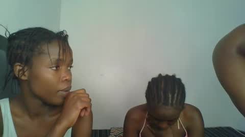 Snapshot of kinky_aria chatting on October 25, 5:59 am kinky_aria online show from October 25, 5:59 am