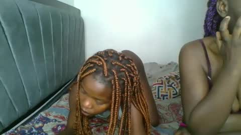 Snapshot of kinky_aria chatting on November 10, 2:21 am kinky_aria online show from November 10, 2:21 am