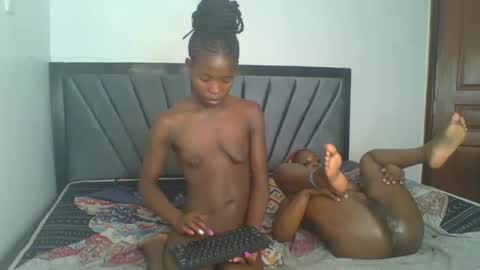 Snapshot of kinky_aria chatting on November 27, 9:28 pm kinky_aria online show from November 27, 9:28 pm