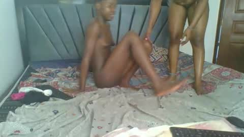 Snapshot of kinky_aria chatting on November 28, 9:34 am kinky_aria online show from November 28, 9:34 am