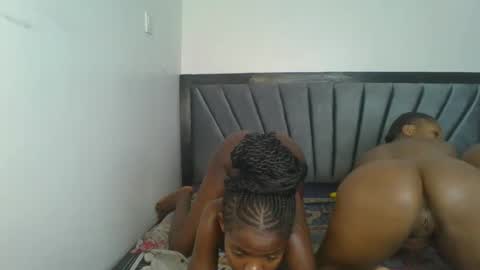 Snapshot of kinky_aria chatting on December 1, 9:03 am kinky_aria online show from December 1, 9:03 am