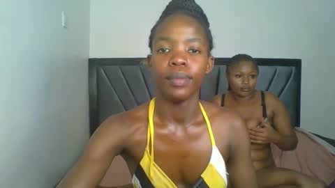 Snapshot of kinky_aria chatting on December 4, 10:07 pm kinky_aria online show from December 4, 10:07 pm