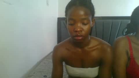 Snapshot of kinky_aria chatting on December 13, 8:25 pm kinky_aria online show from December 13, 8:25 pm