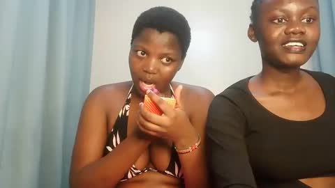 Snapshot of kinky_lola1 chatting on October 2, 1:07 pm Lola online show from October 2, 1:07 pm