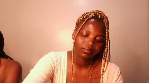 Snapshot of kinky_lola1 chatting on October 14, 9:37 pm Lola online show from October 14, 9:37 pm