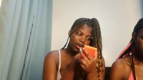 Snapshot of kinky_lola1 chatting on November 3, 9:10 am Lola online show from November 3, 9:10 am