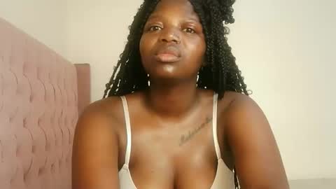 Lola online show from February 8, 9:13 am