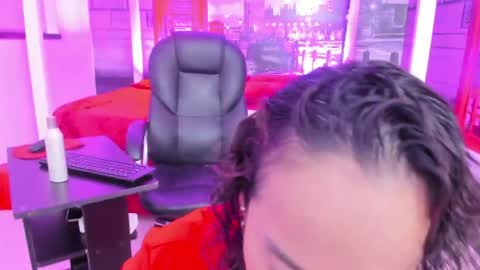 Andrea online show from June 6, 6:34 pm