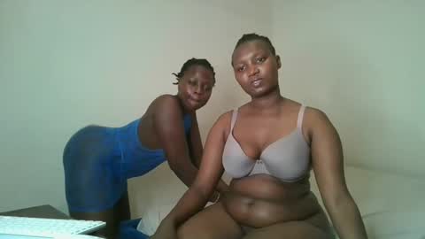 Snapshot of kinky_roey chatting on March 12, 11:54 pm kinky_roey online show from March 12, 11:54 pm