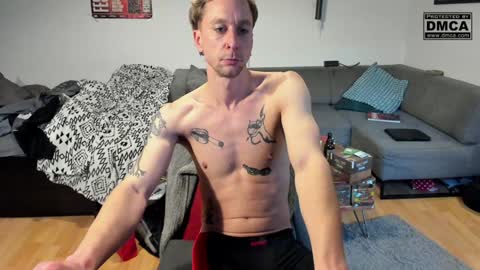 Snapshot of kinky_spidey chatting on December 16, 10:50 am kinky_spidey online show from December 16, 10:50 am