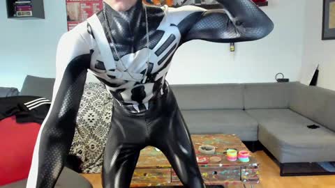 Snapshot of kinky_spidey chatting on February 8, 10:39 am kinky_spidey online show from February 8, 10:39 am