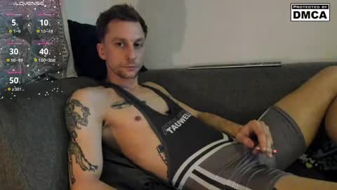 Snapshot of kinky_spidey chatting on May 3, 6:19 am kinky_spidey online show from May 3, 6:19 am