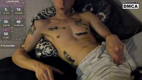 Snapshot of kinky_spidey chatting on May 24, 1:32 am kinky_spidey online show from May 24, 1:32 am