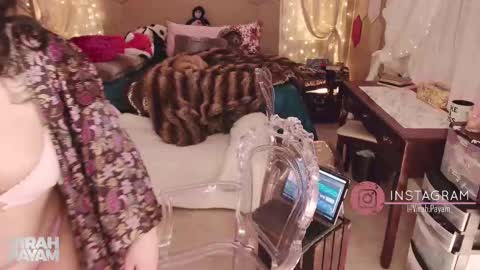 Snapshot of kinky_wild1 chatting on February 13, 7:13 am Virah Payam online show from February 13, 7:13 am
