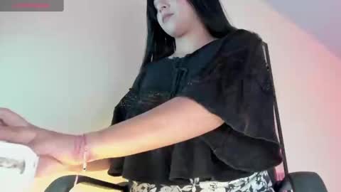 Snapshot of kinky_yeyns chatting on January 14, 11:37 pm kinky yeyns online show from January 14, 11:37 pm