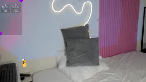 Snapshot of kinky_yeyns chatting on October 28, 11:51 pm kinky yeyns online show from October 28, 11:51 pm