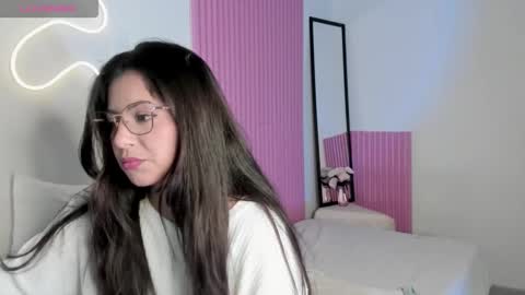 Snapshot of kinky_yeyns chatting on November 29, 12:24 am kinky yeyns online show from November 29, 12:24 am