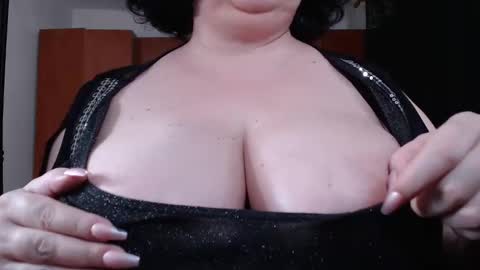 Snapshot of kinkyblacky chatting on March 5, 7:49 pm MistressBlacky online show from March 5, 7:49 pm