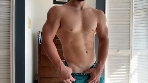 kinkybuffboy online show from December 24, 4:40 pm