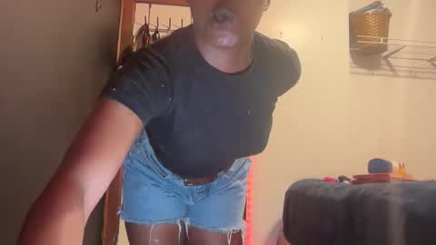 interracialfacial online show from June 6, 3:33 am